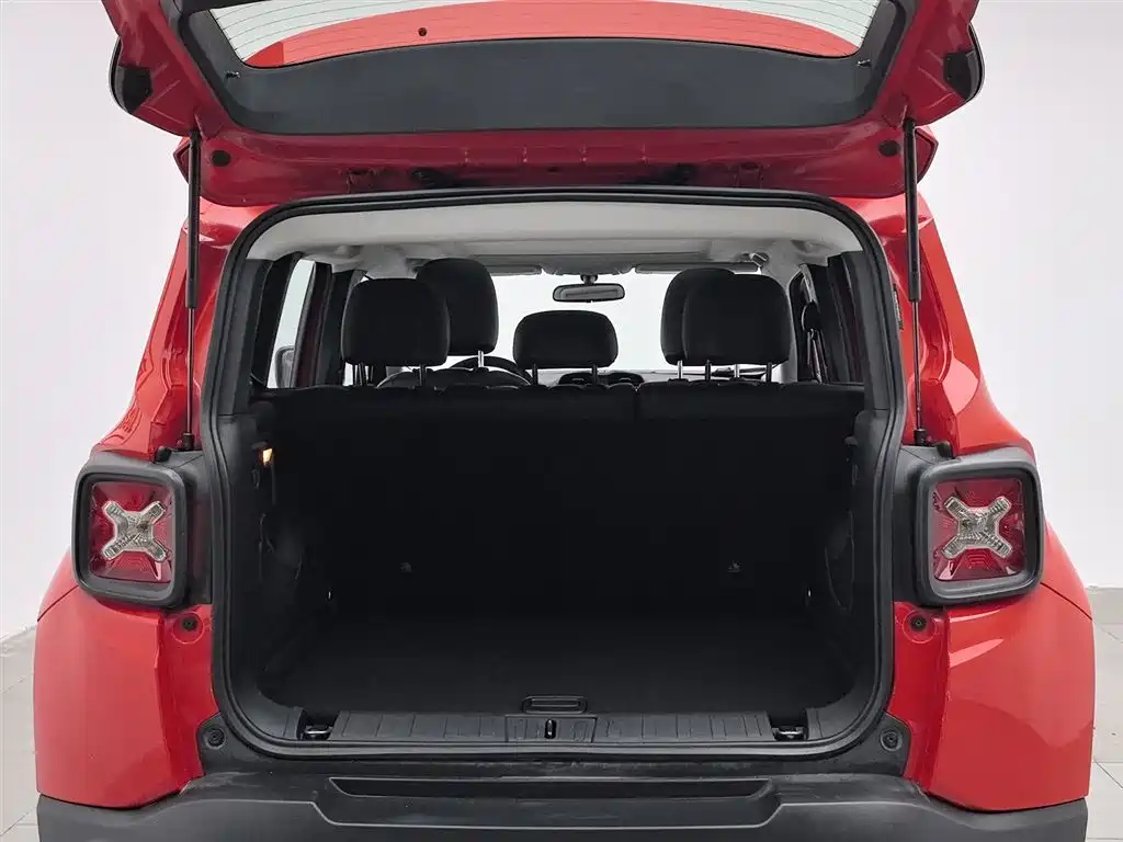 Jeep Renegade 2018 — фото 16