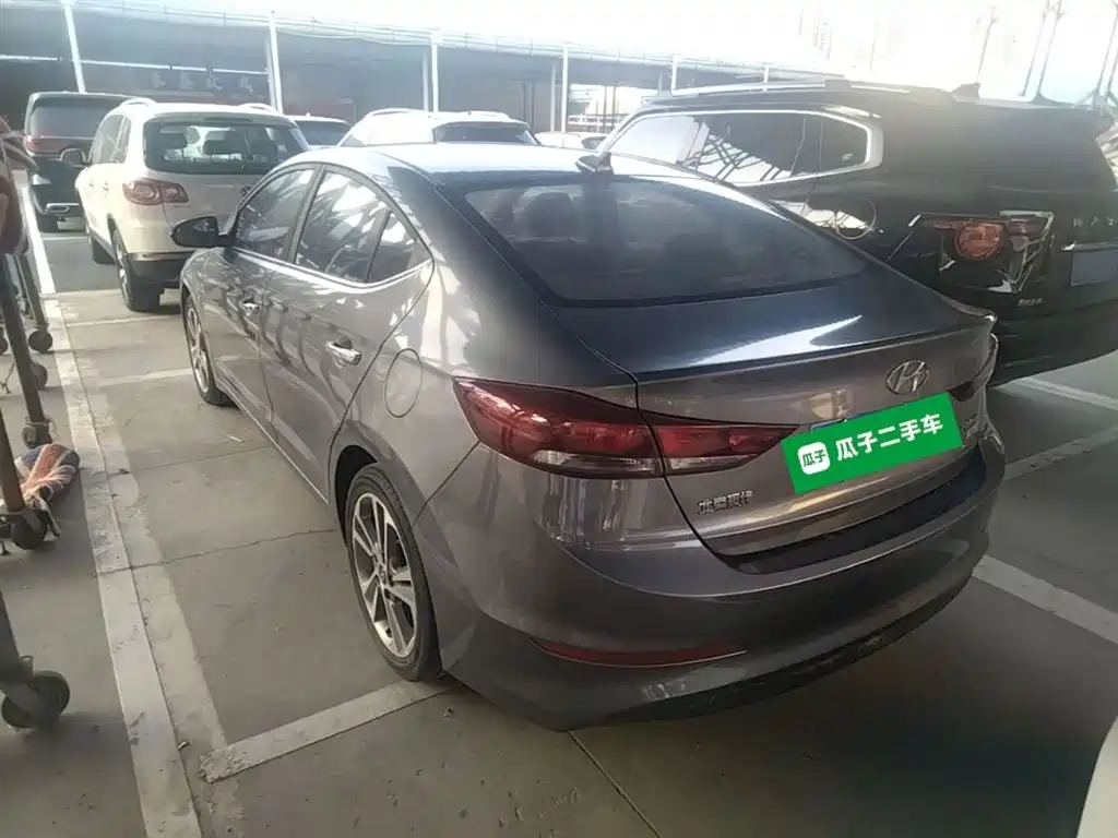 Hyundai Elantra 2017 — фото 5