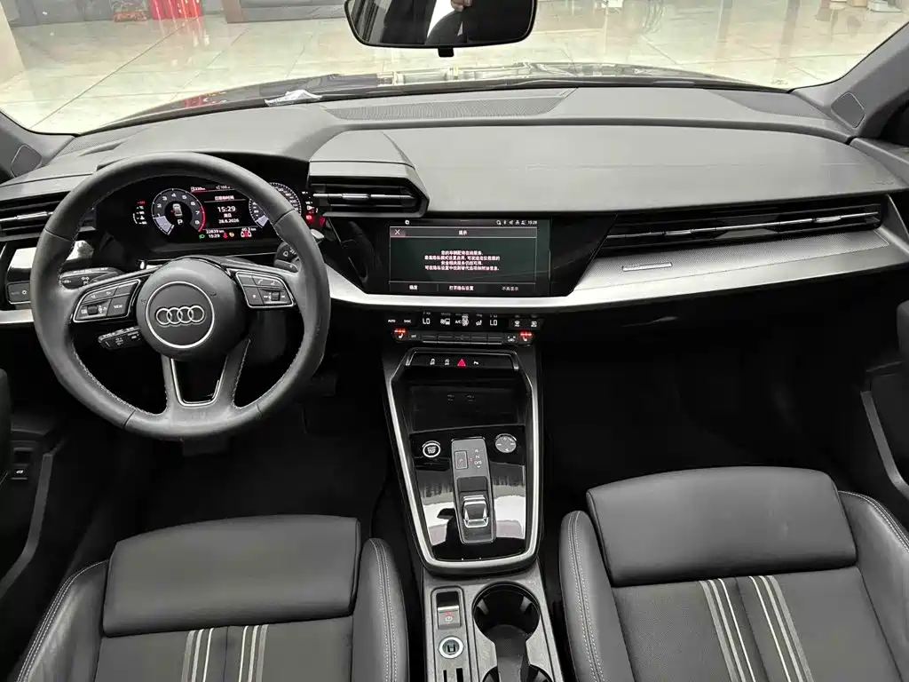 Audi A3 2023 — фото 2