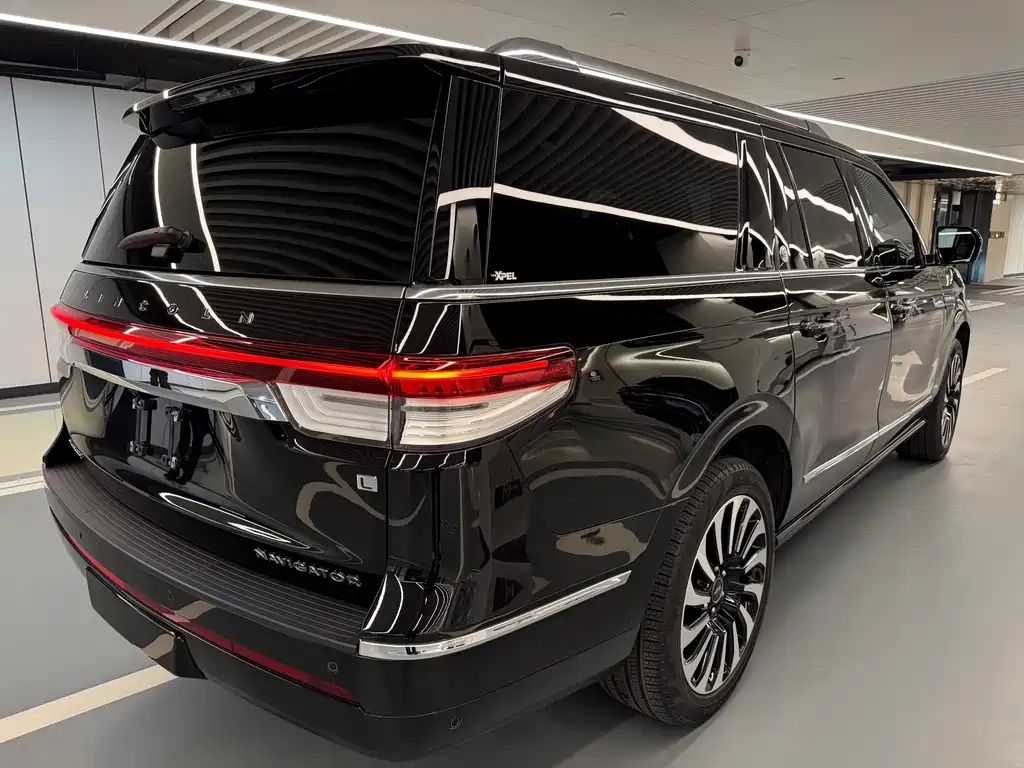 Lincoln Navigator 2022 — фото 10