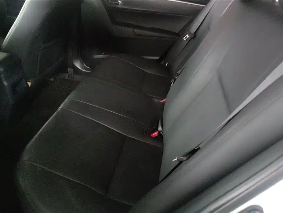 Toyota Corolla 2017 — фото 11