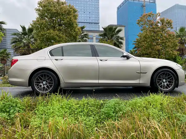 BMW 7 Series 2011