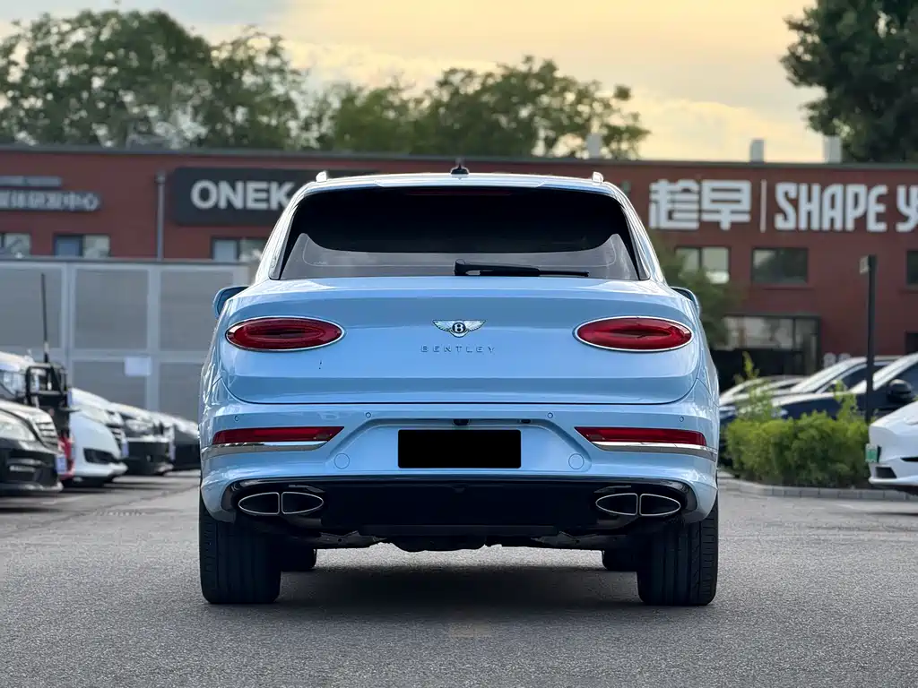 Bentley Bentayga 2021 — фото 18