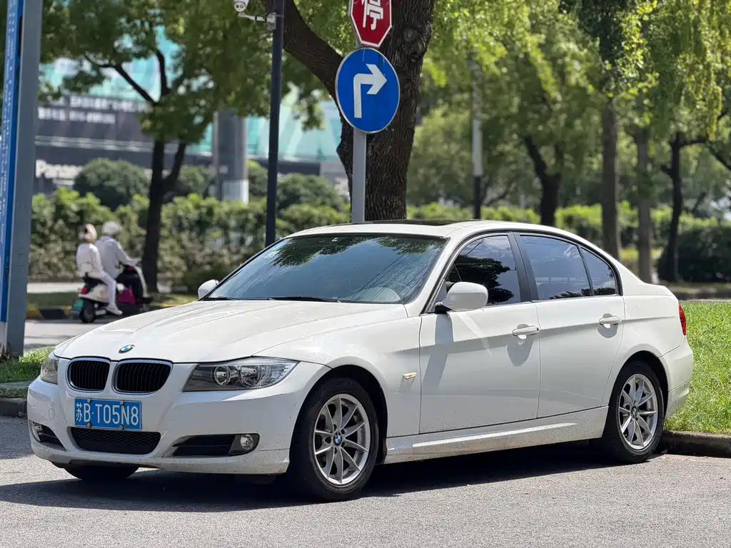 BMW 3 Series 2011