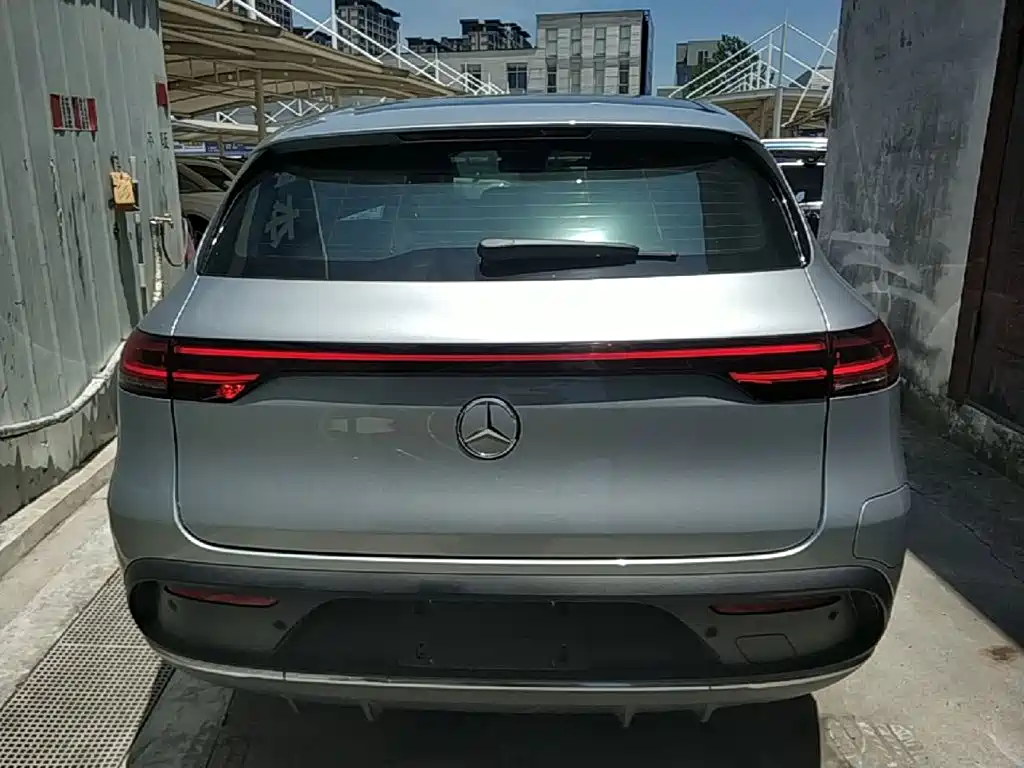 Mercedes-Benz EQC 2021 — фото 4