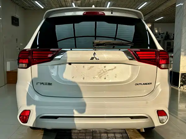 Mitsubishi Outlander 2021