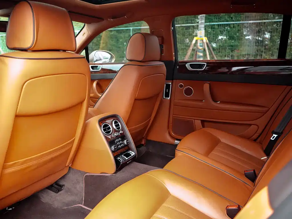 Bentley Flying Spur 2013 — фото 15
