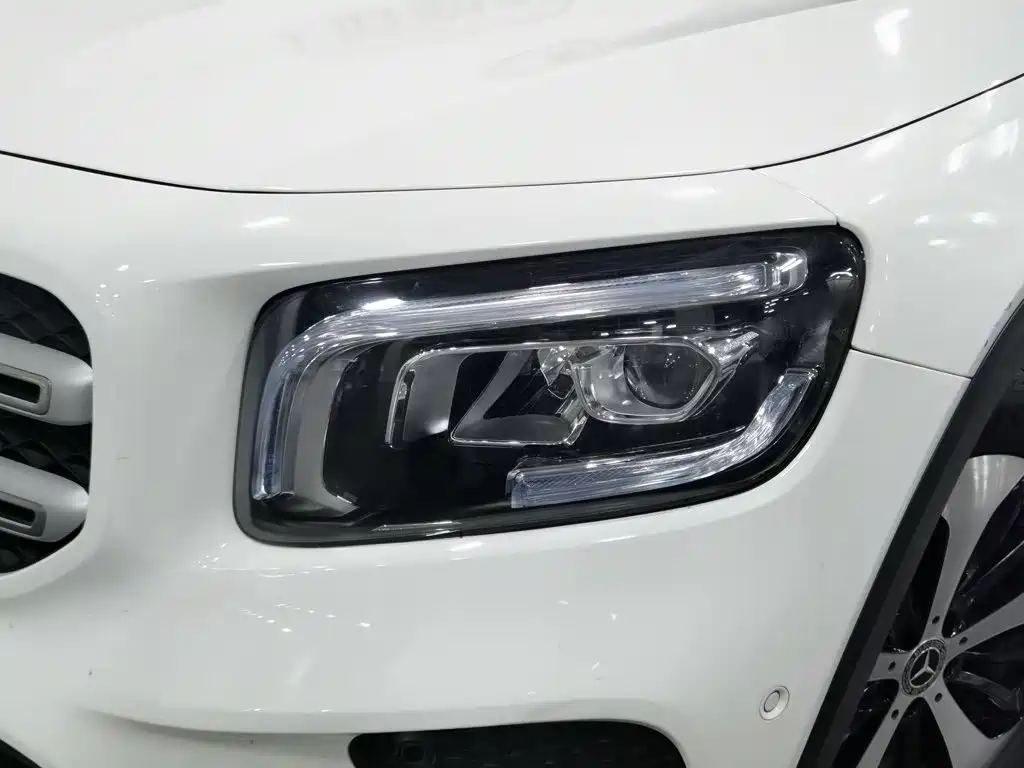 Mercedes-Benz GLB 2021