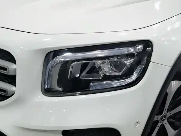 Mercedes-Benz GLB 2021