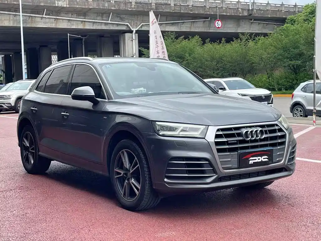 Audi Q5L 2019