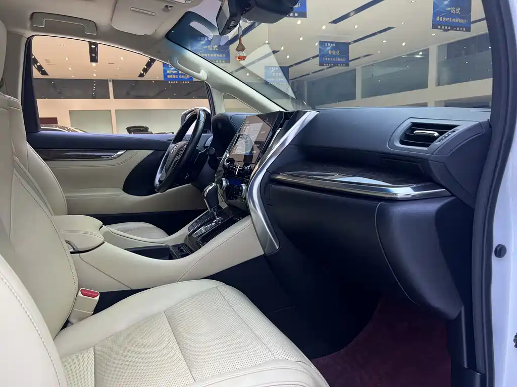 Toyota Alphard 2022 — фото 6