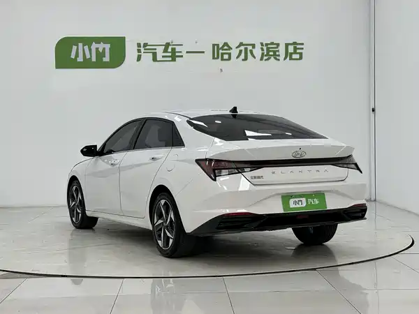 Hyundai Elantra 2022