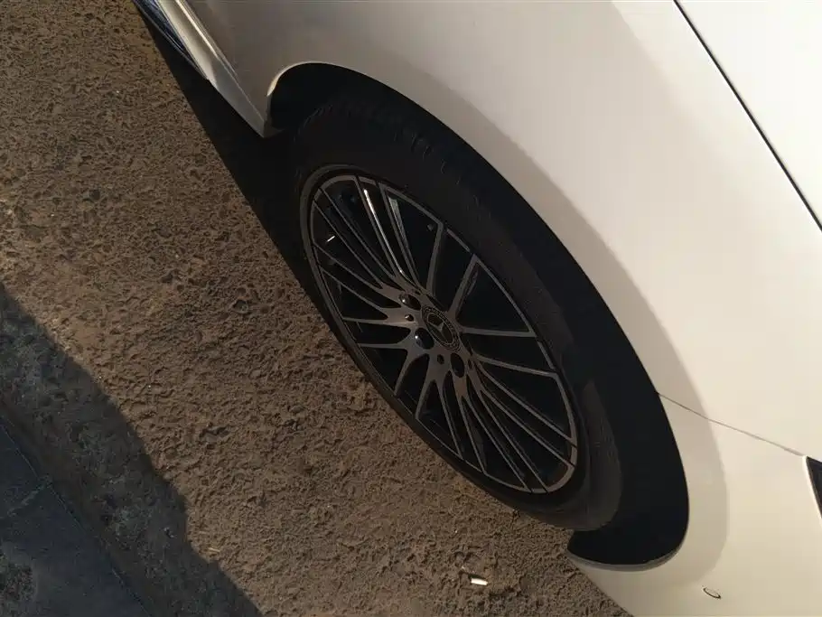 Mercedes-Benz C-Class 2024