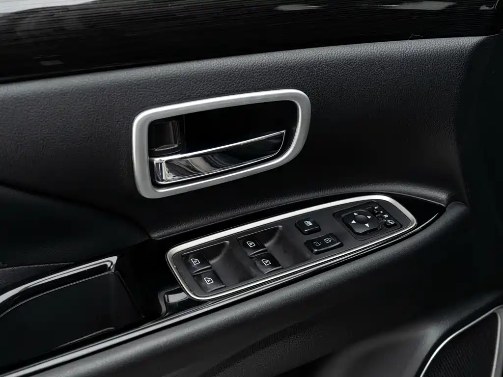 Mitsubishi Outlander 2019 — фото 12