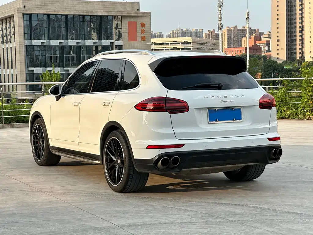 Porsche Cayenne 2016 — фото 9
