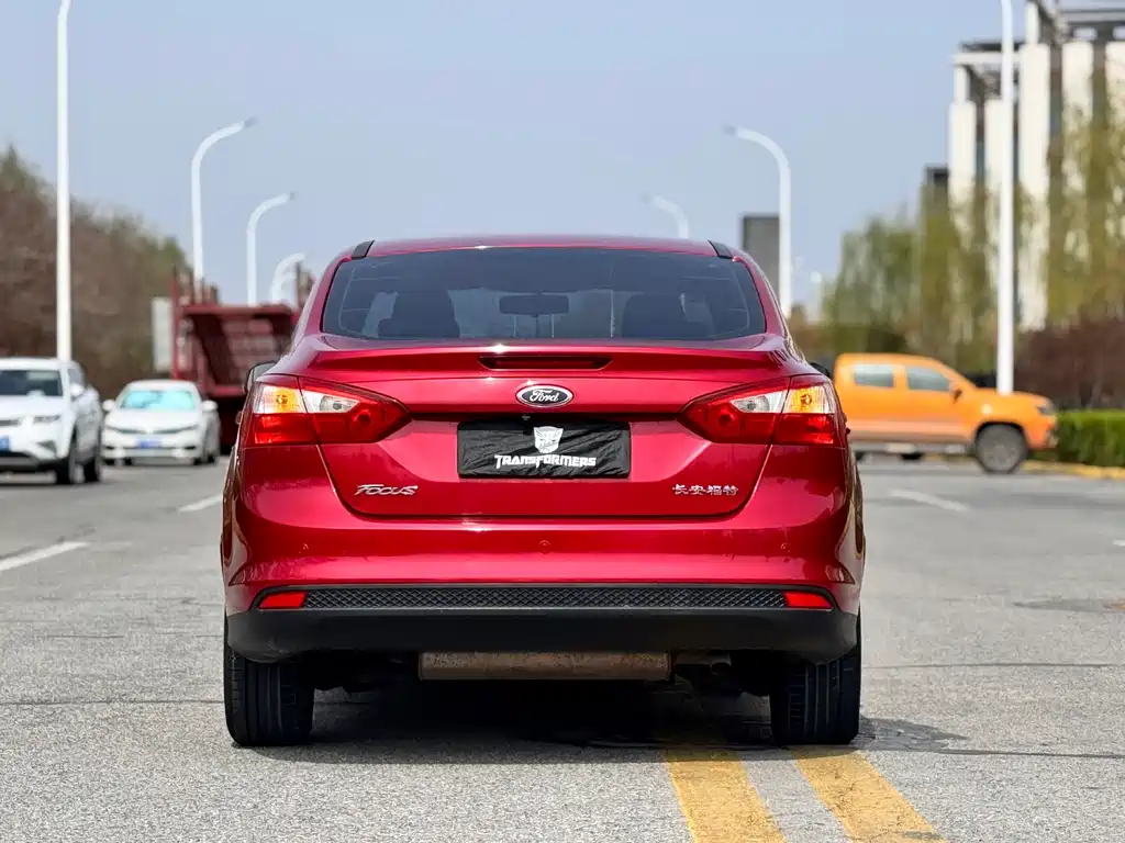 Ford Focus 2015 — фото 26