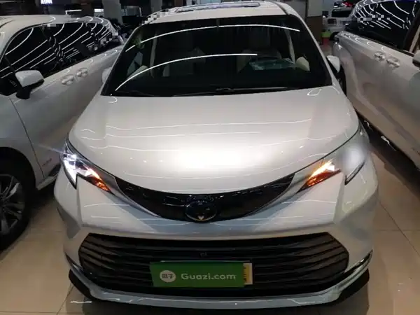 Toyota Sienna 2023