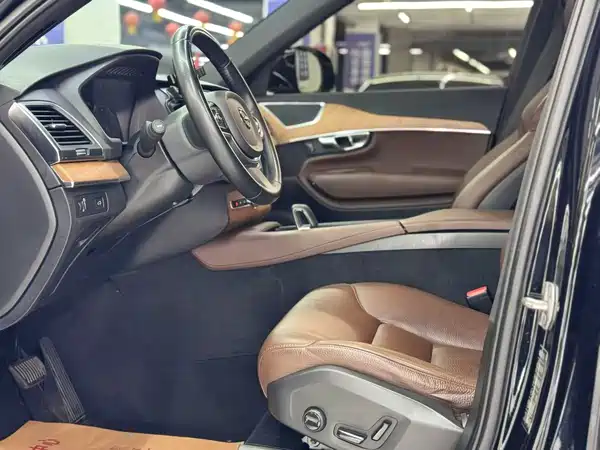 Volvo XC90 2021