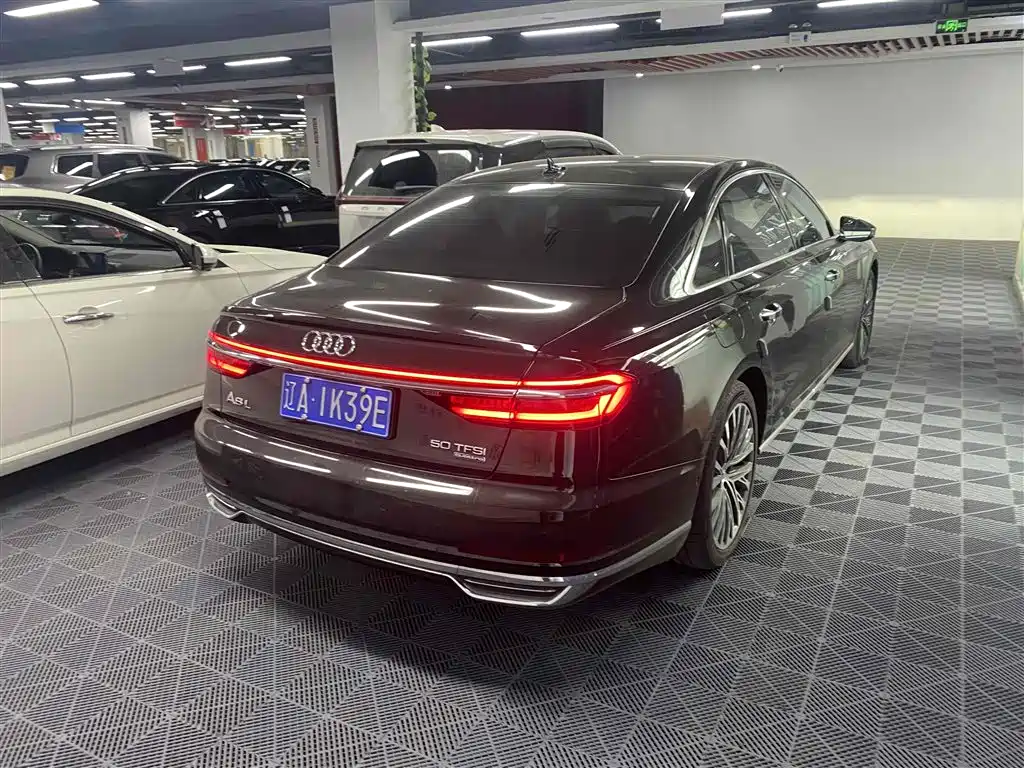 Audi A8 2020 — фото 10