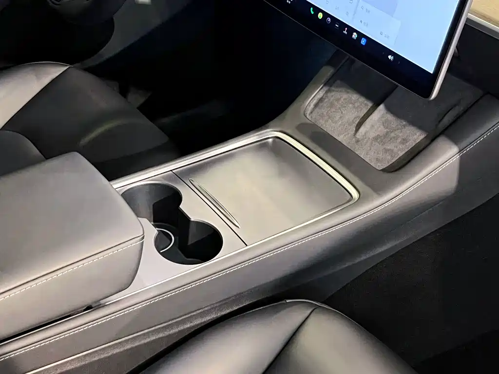 Tesla Model Y 2023 — фото 20
