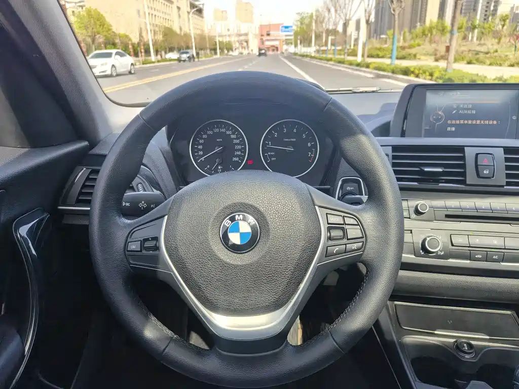 BMW 1 Series 2015 — фото 9