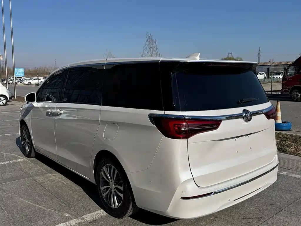 Buick GL8 2021