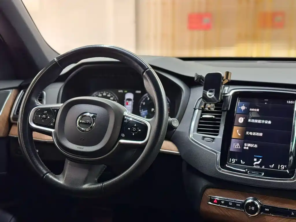 Volvo XC90 2021 — фото 6