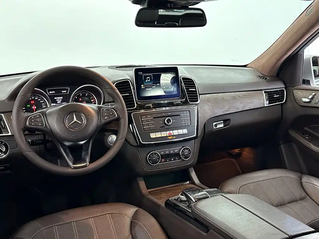 Mercedes-Benz GLE 2016 — фото 10