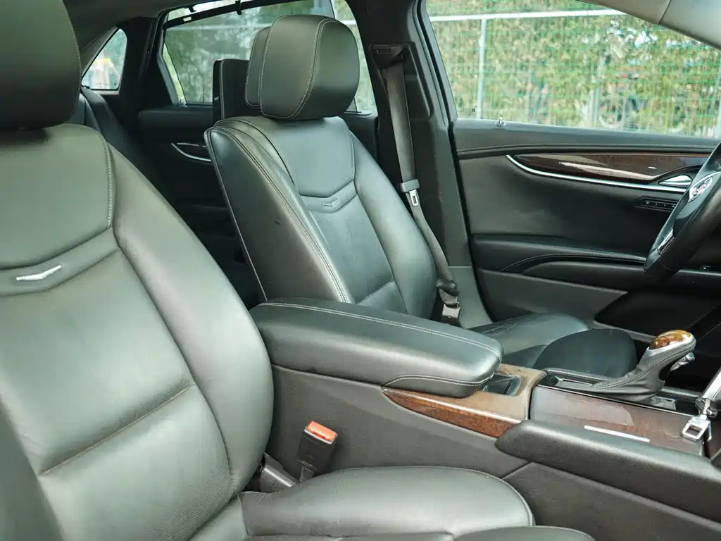 Cadillac XTS 2013 — фото 15