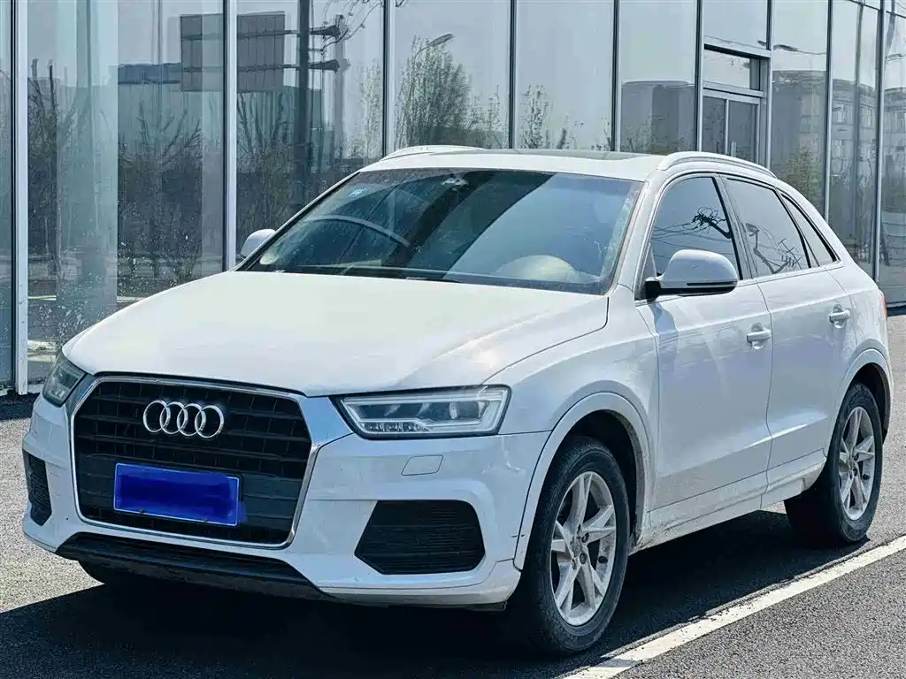 Audi Q3 2018 — фото 1