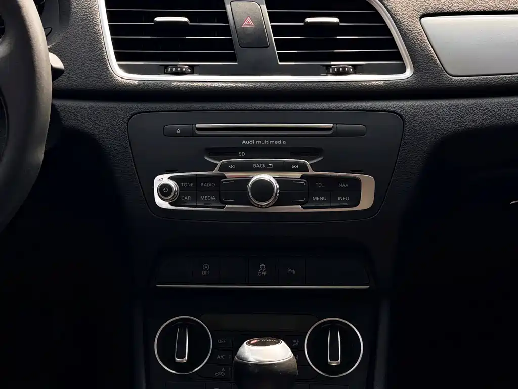 Audi Q3 2018 — фото 21