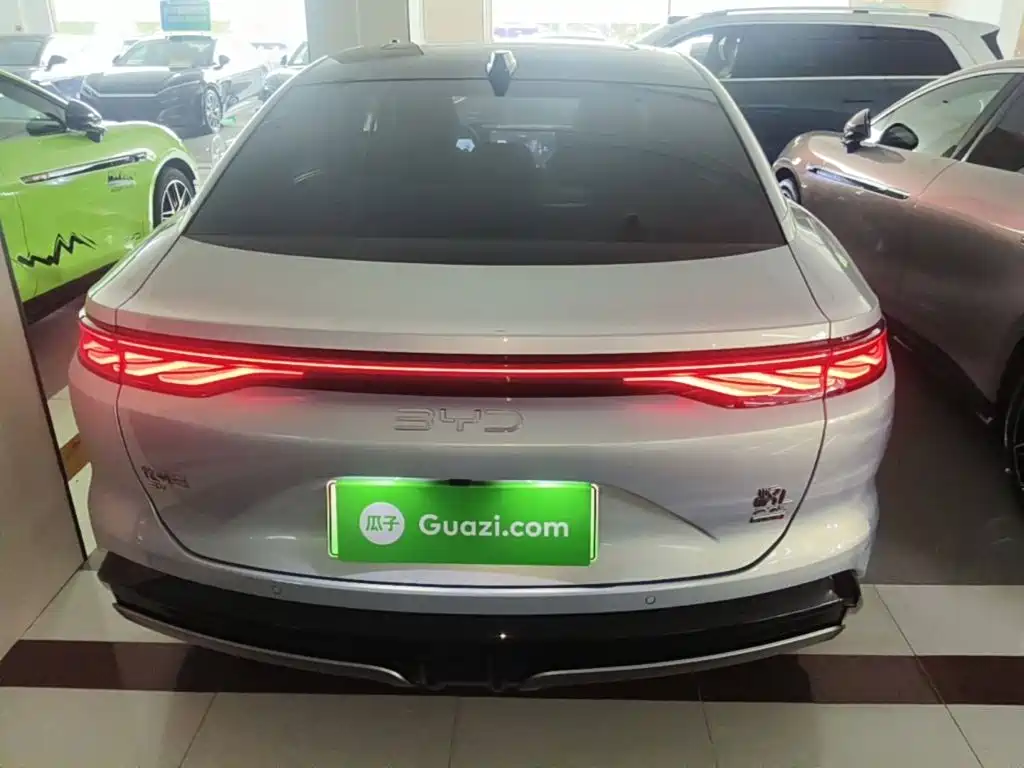 BYD Han L 2025