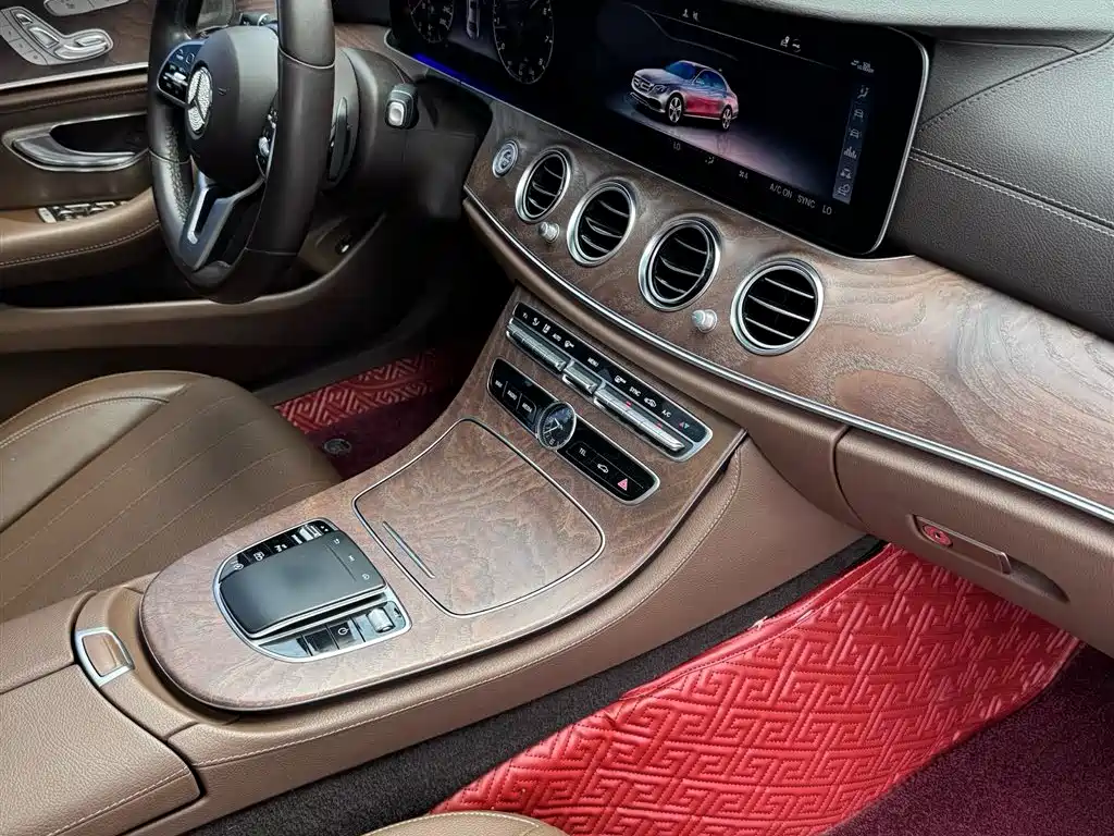 Mercedes-Benz E-Class 2020 — фото 13