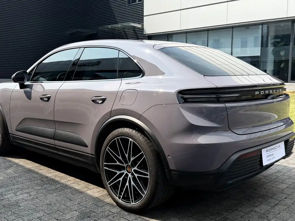 Porsche Macan New Energy 2024 — фото 4