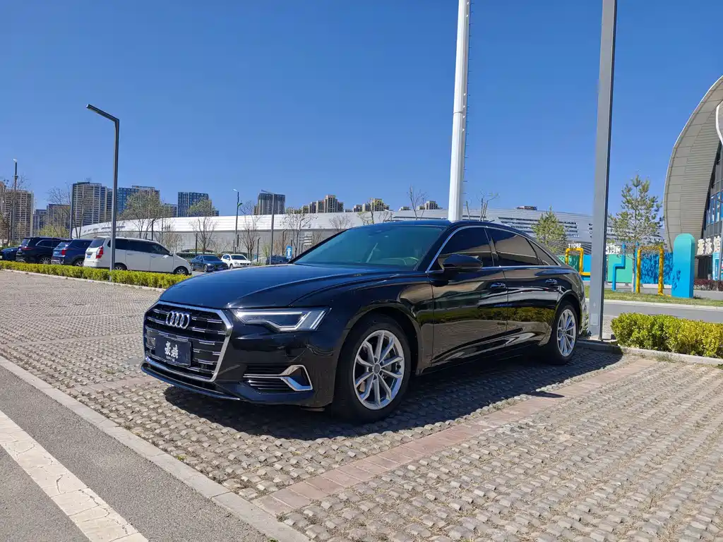 Audi A6L 2019 — фото 1