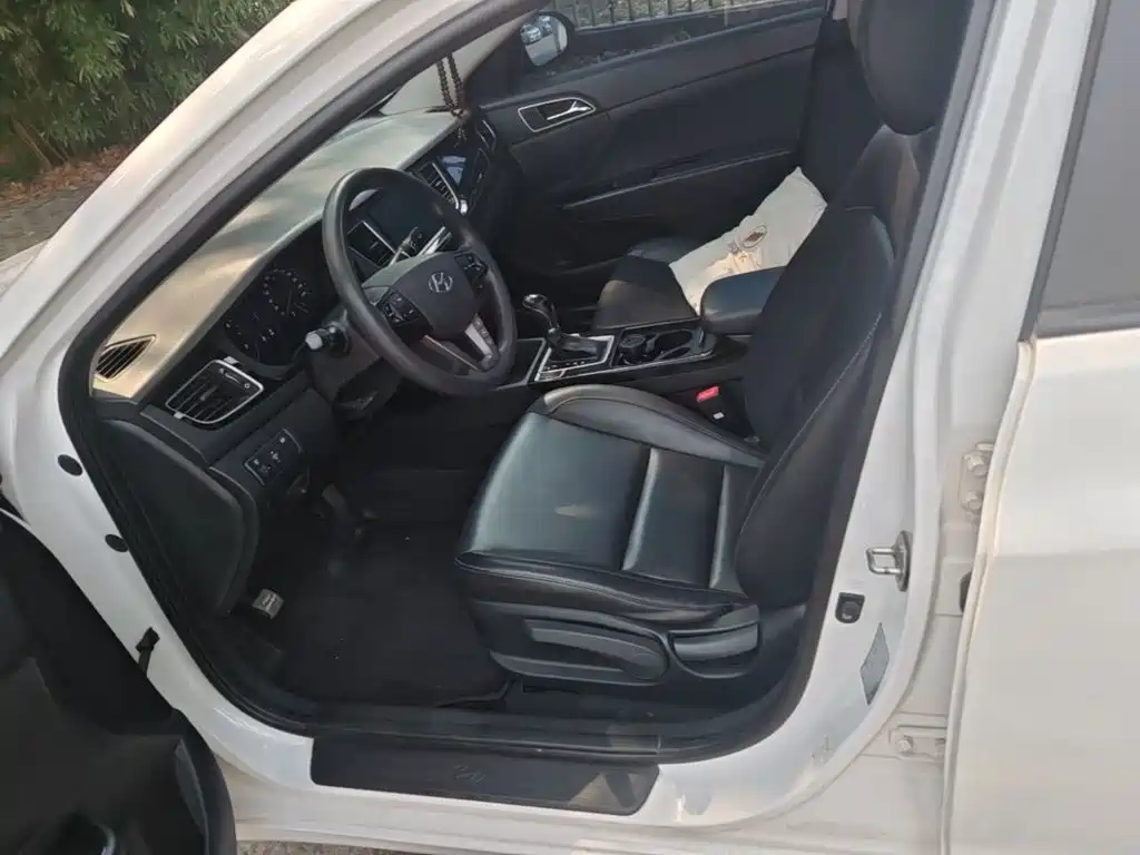 Hyundai Mistra 2015 — фото 15
