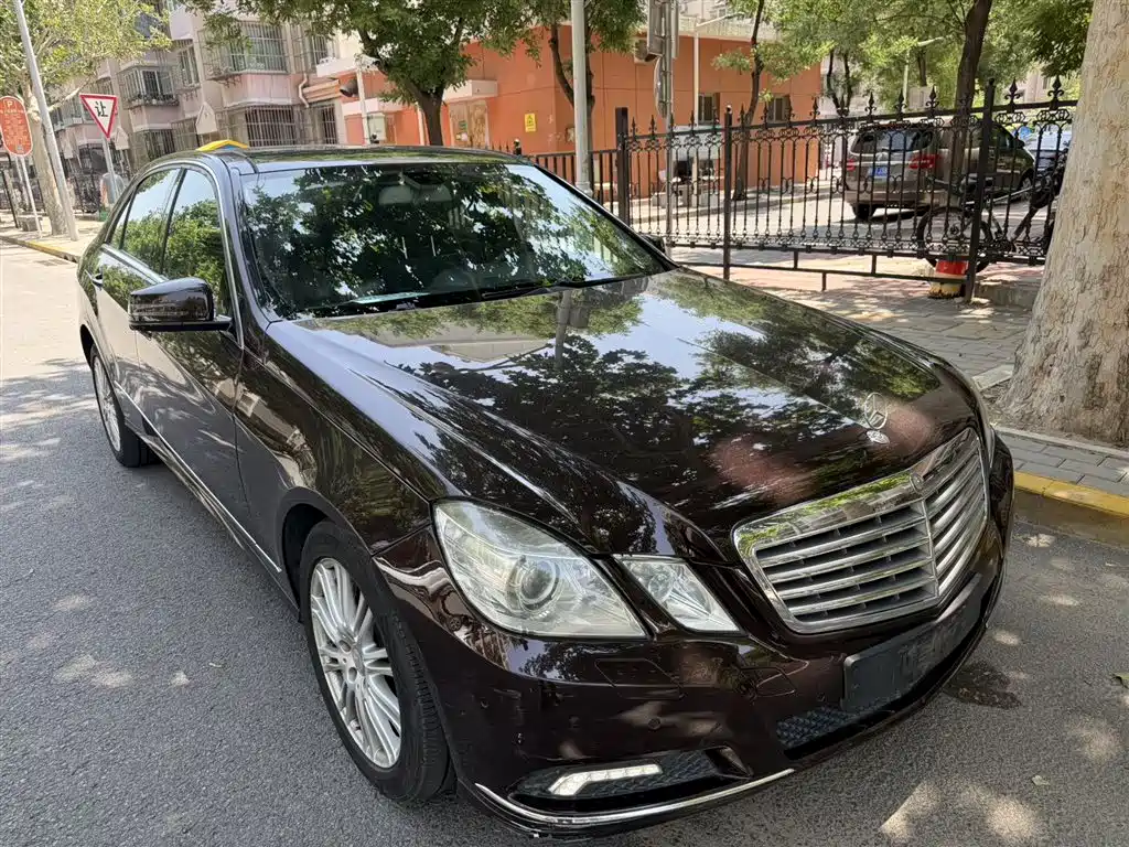 Mercedes-Benz E-Class 2010