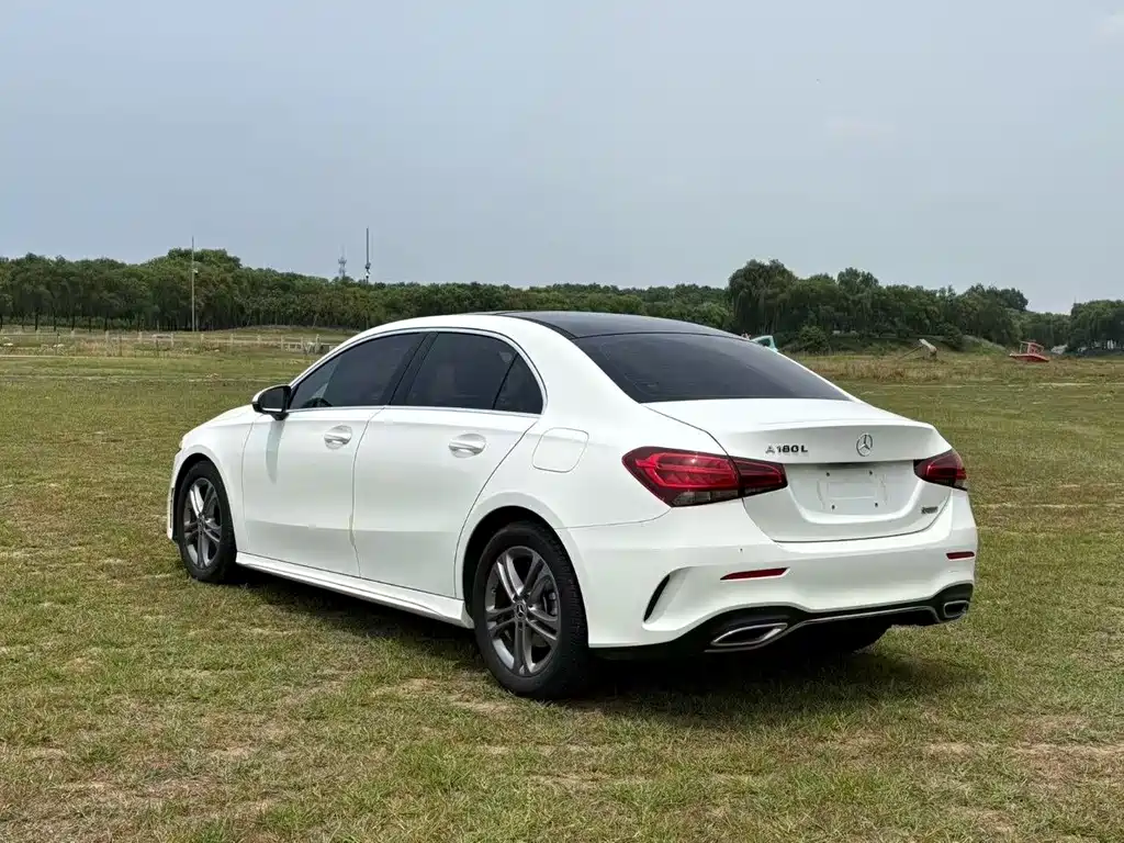 Mercedes-Benz A-Class 2022 — фото 11