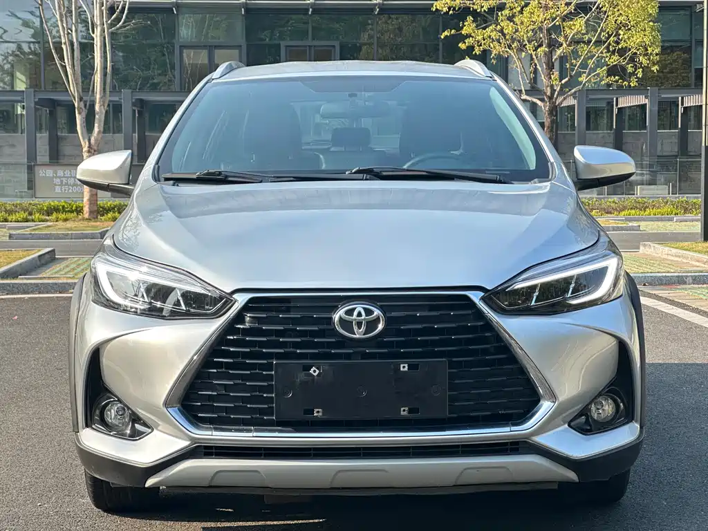 Toyota Yaris L 2022 — фото 2