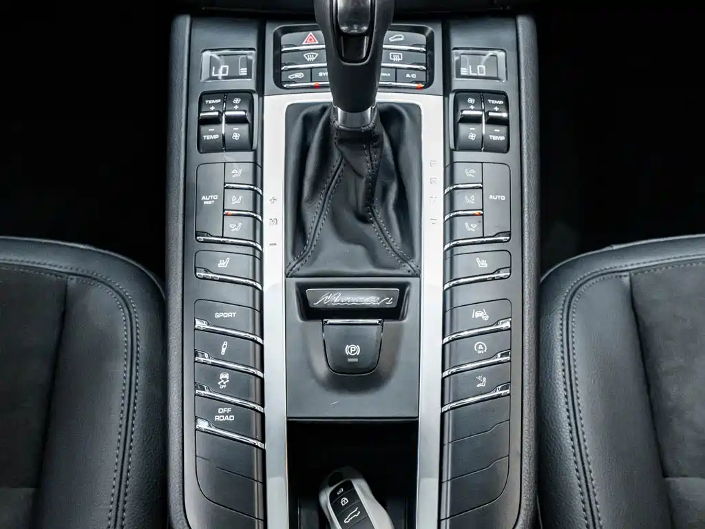 Porsche Macan 2021 — фото 18