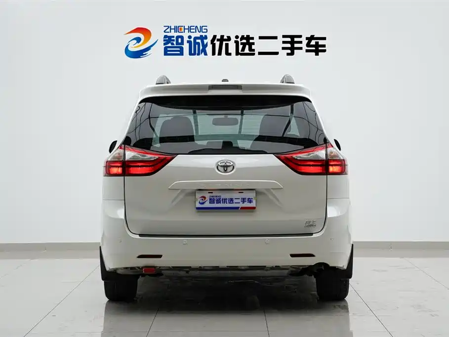 Toyota Sienna 2016