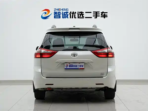 Toyota Sienna 2016