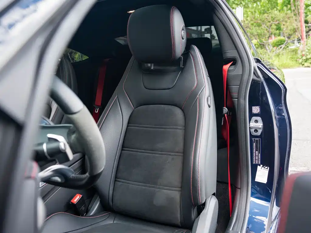 Mercedes-Benz C-Class 2023 — фото 8