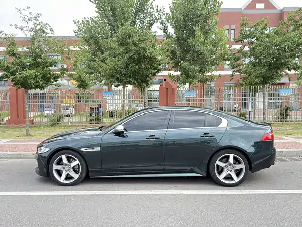 Jaguar XE 2016