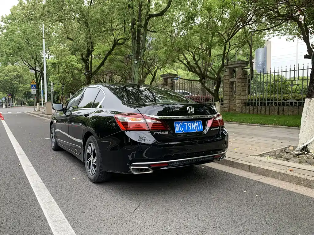 Honda Accord 2018 — фото 18