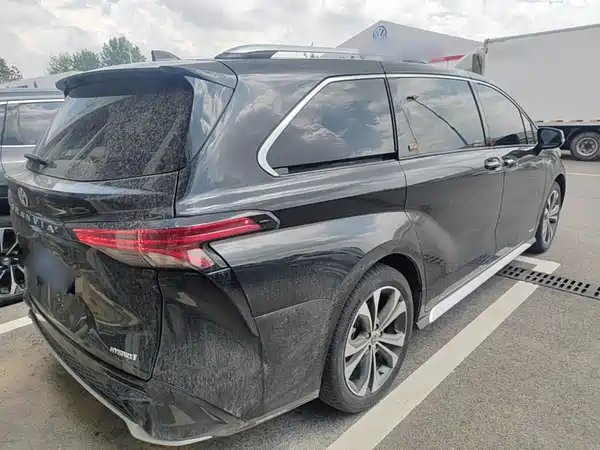 Toyota Granvia 2024