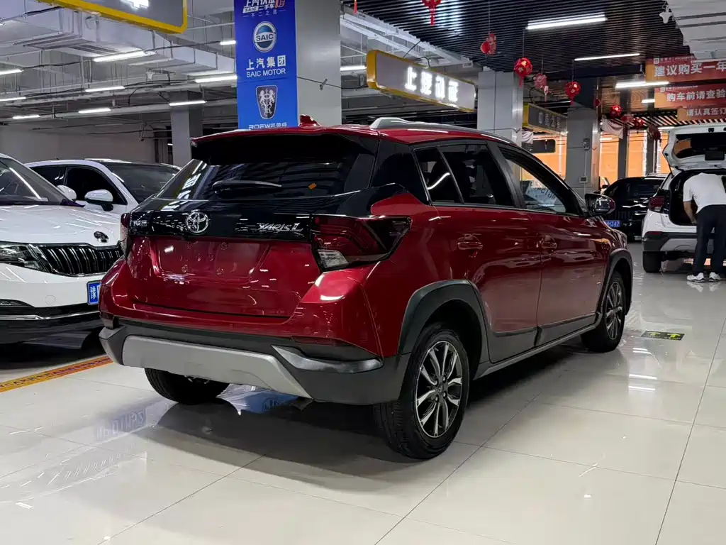 Toyota Yaris L 2022