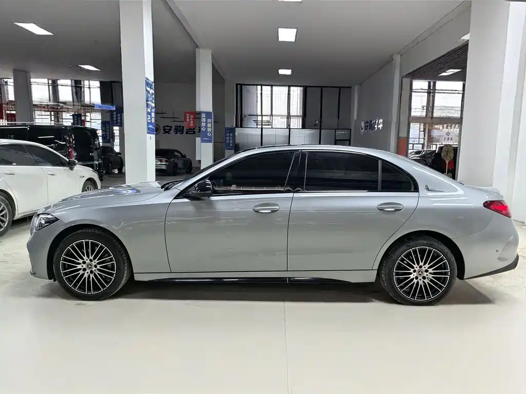 Mercedes-Benz C-Class 2023 — фото 7