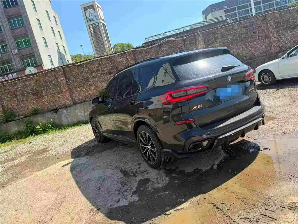 BMW X5 2022