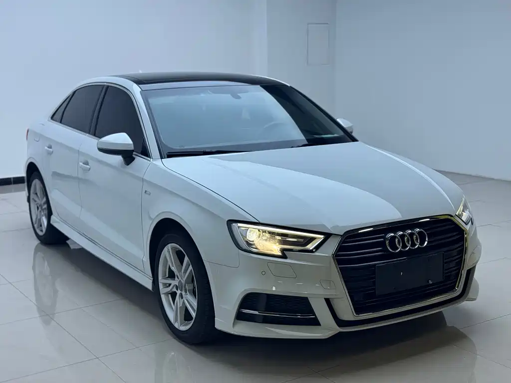 Audi A3 2018 — фото 3